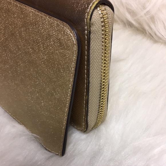 🎉HOST PICK🎉Stunning Micheal Kors 2pc Wallet/Wristlet Set - Picture 13 of 13